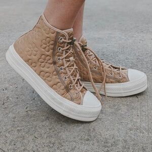 Converse Chuck Taylor All Star Platform High Floral Sand White Brown size 9 NEW